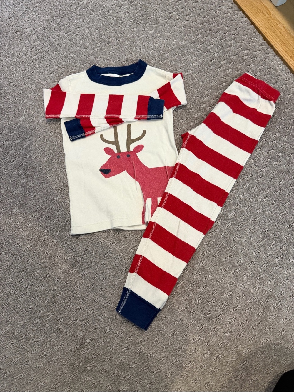 5 Hanna Andersson Red & White Reindeer Stripe Pajama Set with Navy Trim